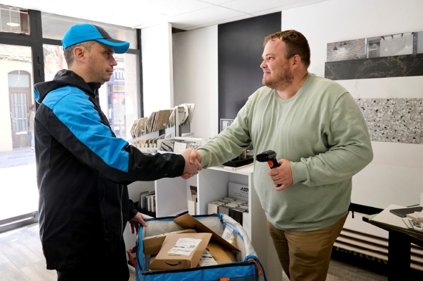 Amazon Hub Delivery